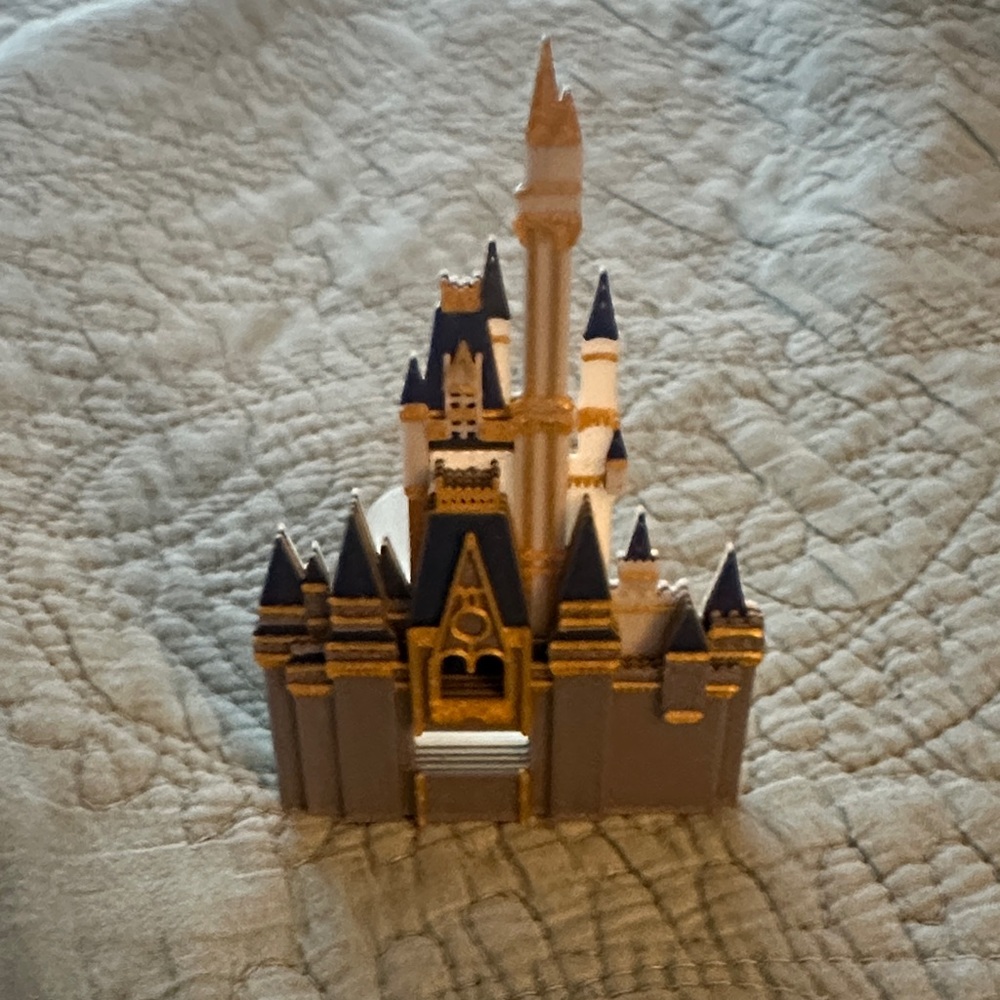 WDW Castle Figurine Plug Cover